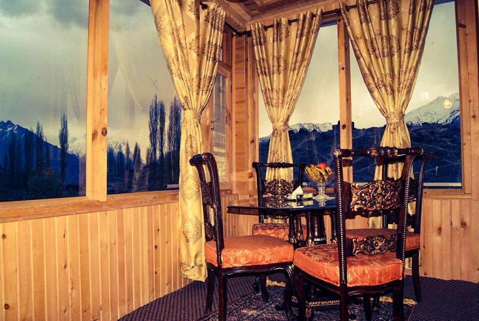 Fairy Land Hotel Karimabad  Exteriör bild